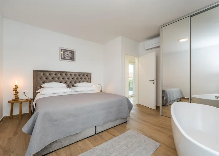 Ferienhaus My Dalmatia - Luxury Tala With Amazing Sea View, Private Heated Pool And Sauna