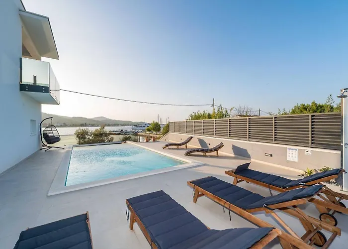 Дом отдыха My Dalmatia - Luxury Tala With Amazing Sea View, Private Heated Pool And Sauna Пашман
